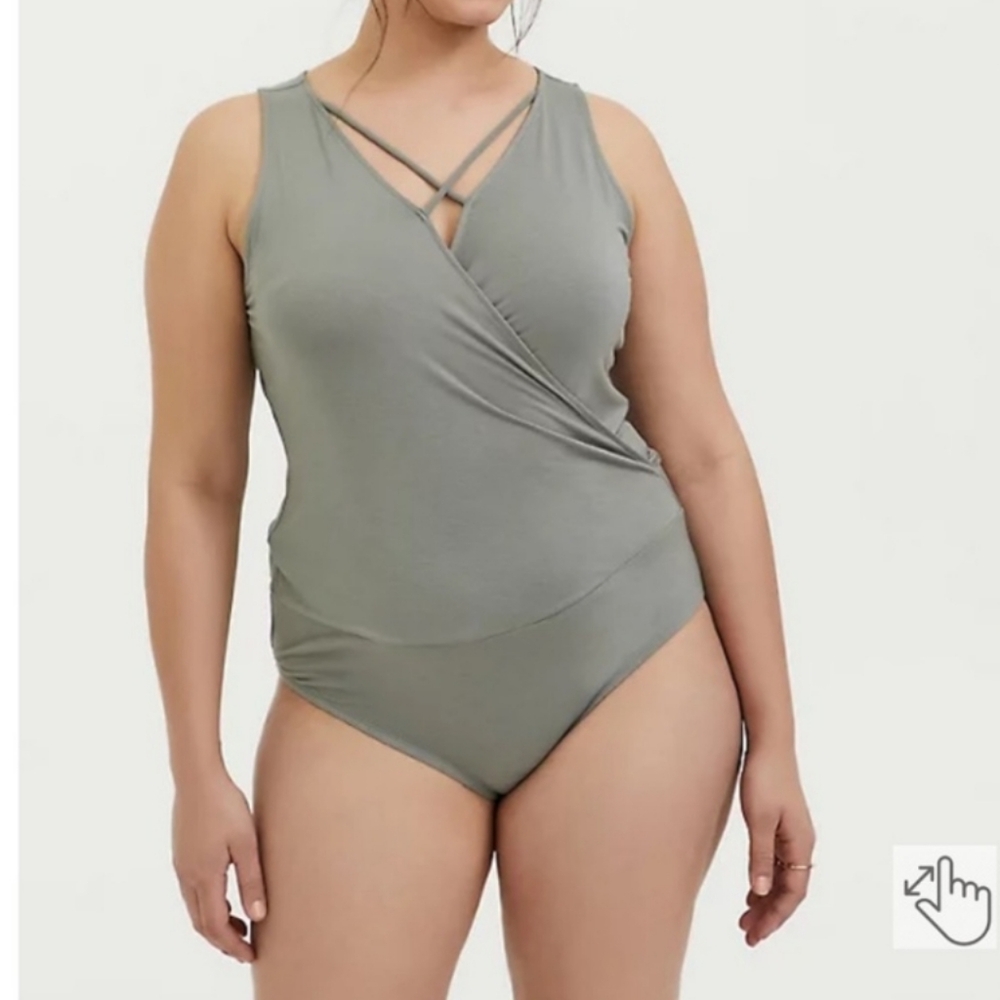 torrid Super Soft  Surplise Strappy Sleeveless Bodysuit size 1X NWT